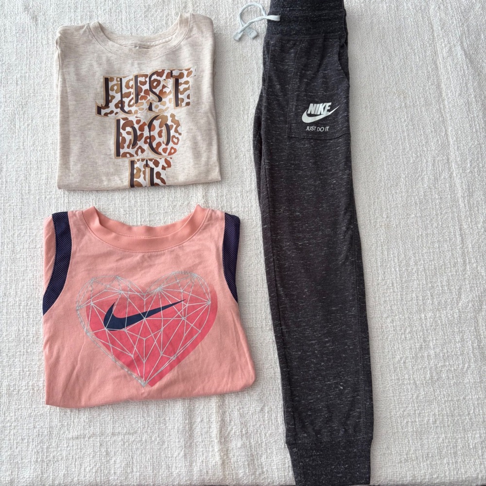Nike Girls 3 Piece Activewear Set Size 6 6X Tops and Joggers Bundle